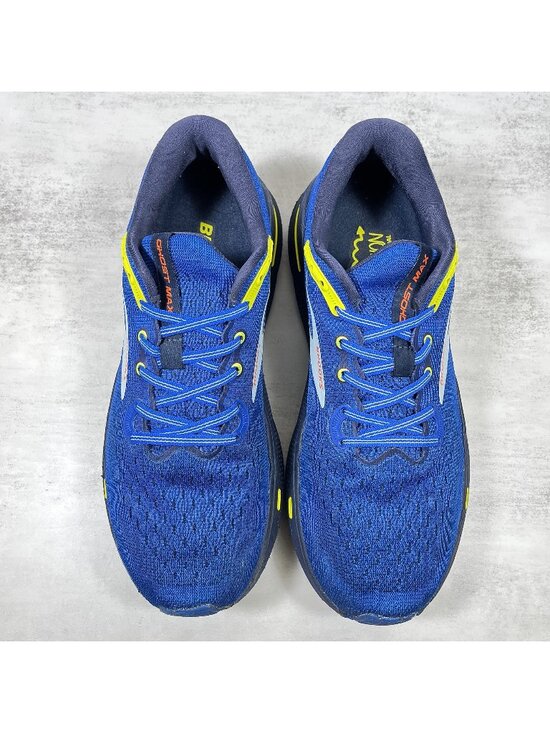 Athletic_Shoes
